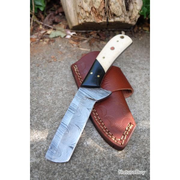 Couteau Skinner Lame Rasoir Acier Damas 256 Couches Manche Os/Corne Etui Horizontale Cuir Artisanale