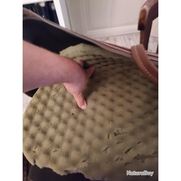 Vends housse de carabine en cuir, fabriqu�e en France