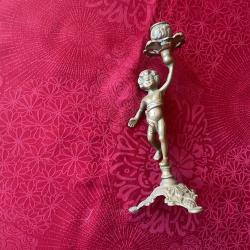 Statuette en laiton, ch&eacute;rubin porte bougies, pas de prix de r&eacute;serve