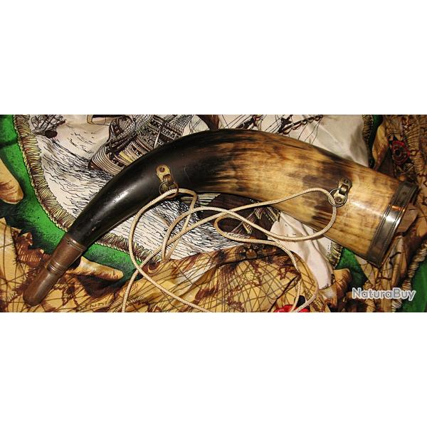 tres belle corne d'appel en corne naturelle long 37 cm diametre base 9 cm TBE