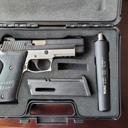 Pistolet SIG SAUER P220 cal 22lr + silencieux B&T