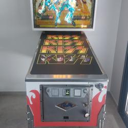 Flipper BALLY KISS de 1978 enti&egrave;rement restaurer en parfait &eacute;tat de fonctionnement