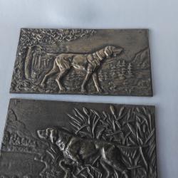 paire de bas relief en bronze chien de chasse