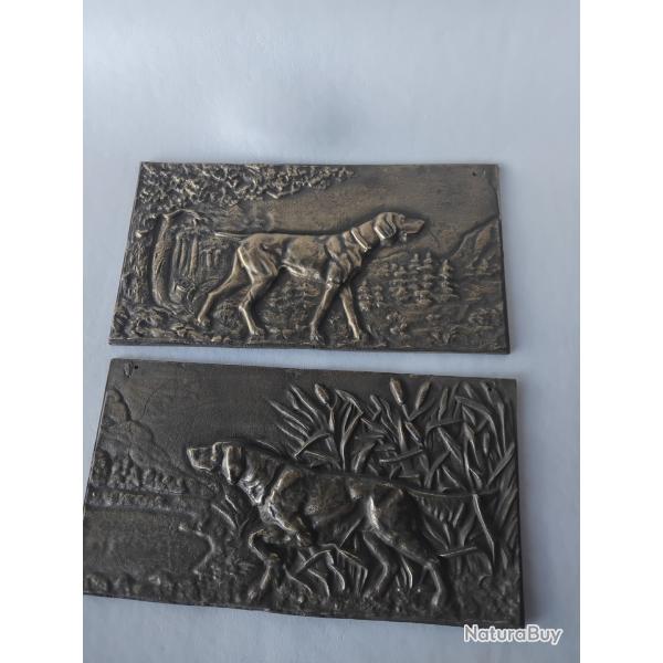 paire de bas relief en bronze chien de chasse