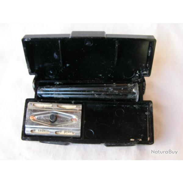 WW2 US RASOIR MILITAIRE AM�RICAIN " GILLETTE " NEUF DANS SA BO�TE EMBALLAGE PLASTIQUE 39-45 LOT 2