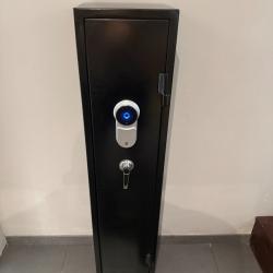 Armoire &agrave; Fusils ouverture Biom&eacute;trique 5 Fusils...ENCHERE 1 EURO