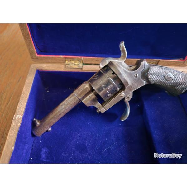 PETIT REVOLVER TYPE LE FAUCHEUX CAL 7mm A BROCHE