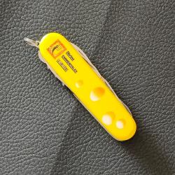 Victorinox Le Gruy&egrave;re Sbrinz Emmentaler canif couteau Officier Suisse multilames plaquettes jaunes