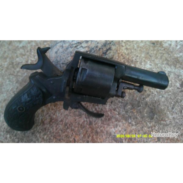 Beau revolver british Bulldog bien lire la description