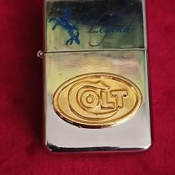 Briquet zippo embl&egrave;me armes &agrave; feu Colt
