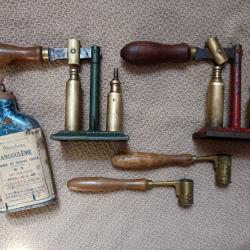Lot 2 amorceurs &agrave; presse balle 16 & 2 dosettes anciens