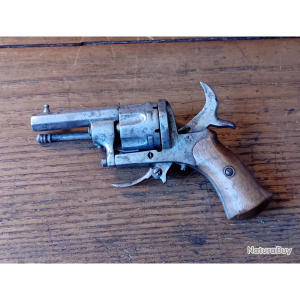 revolver a broche  type lefaucheux cal 7 mm