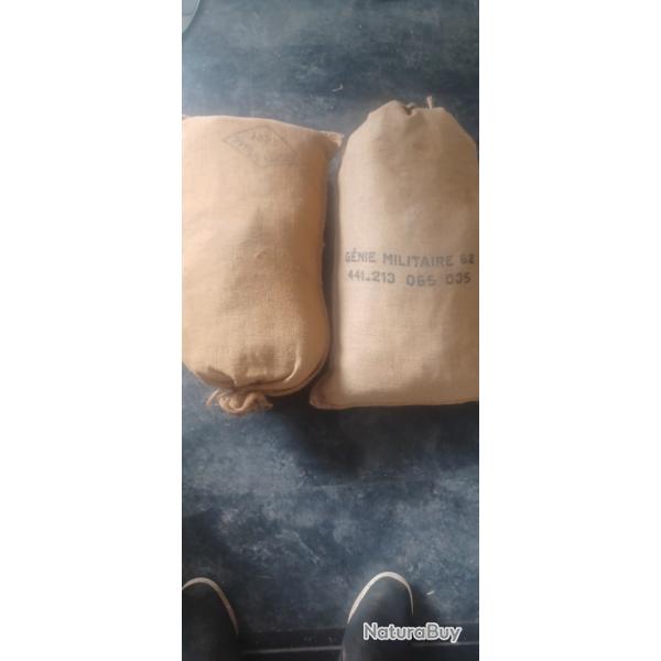 Lot de 10 Sacs � terre militaire, en grosse toile de jute pour protection abris , position de combat
