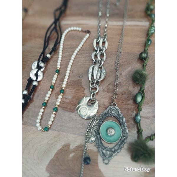 beau lot de bijou , collier , tous styles