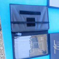 Pochette ''portes m&eacute;dailles''