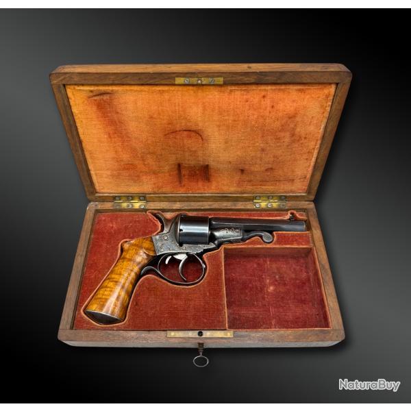 COFFRET contenant un REVOLVER Javelle - Saint-Etienne, France - 1860-1880