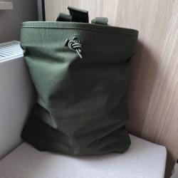 Dump pouch