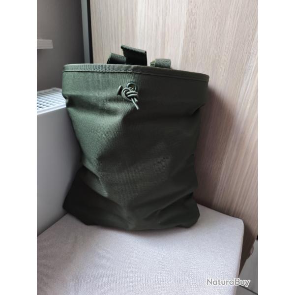 Dump pouch