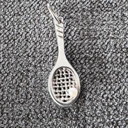 Pendentif argent massif neuf - tennis - raquette
