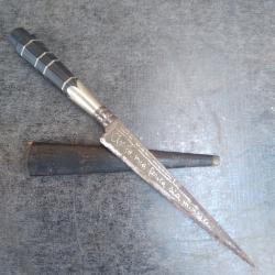 Stylet corse ancien dans son jus