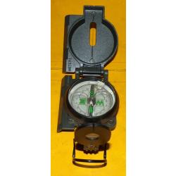 BOUSSOLE MILITAIRE POUR REPERAGE SUR CARTE D'ETAT MAJOR , MARQUE QUAD   , ETAT NEUF VOIR PHOTOS . PO
