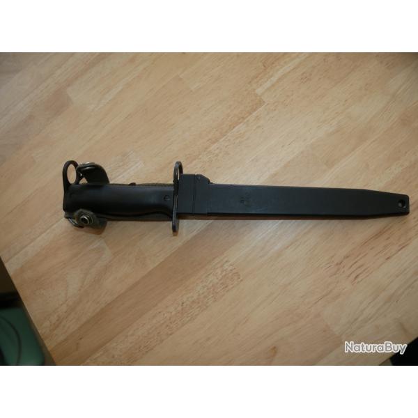 Ba�onnette de  FAMAS Second Type fourreau DLT 01/88 et Lame DLT 01/87