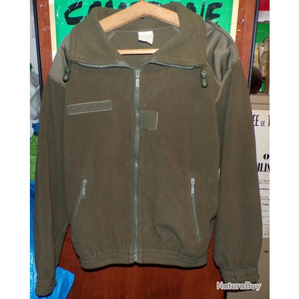 VESTE POLAIRE DE L'ARMEE FRANCAISE  , TAILLE 104  SOIT TAILLE L OU 41-42, AVEC LACET DE SERRAGE AU C