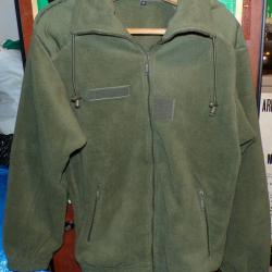VESTE POLAIRE DE L'ARMEE FRANCAISE  , TAILLE 88  SOIT TAILLE S ,AVEC LACET DE SERRAGE AU COU ,  FABR