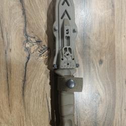 Dague SAS Coyote