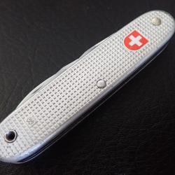 1979 COUTEAU DE DOTATION Soldat de l'Arm&eacute;e Suisse - Id&eacute;e cadeau