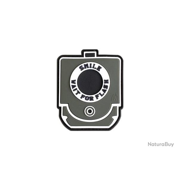 Smile and Wait Rubber Patch - Gr�n - R�f: 10492621300 - KBoutique