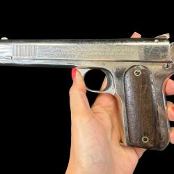 EXCEPTIONNEL COLT 1900 1er mod&egrave;le cal. 38 rimles num&eacute;ro de s&eacute;rie 2089