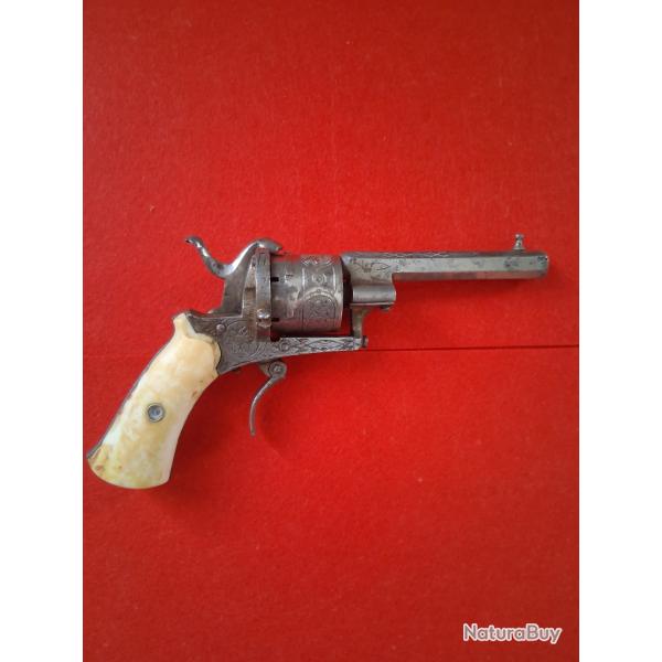 Revolver de poche � broche (syst�me Lefaucheux), XIXe si�cle