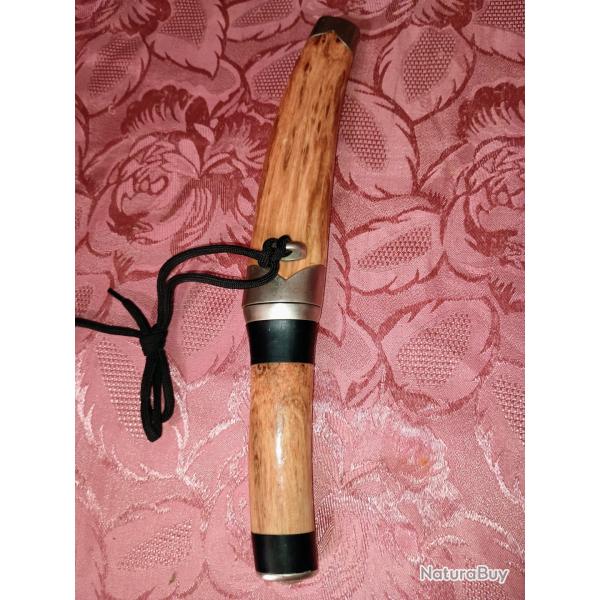 Couteau avec fourreau