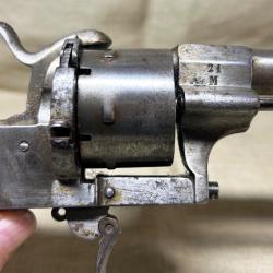 Tr&egrave;s beau et fort r&eacute;volver en 11 mm vers 1870