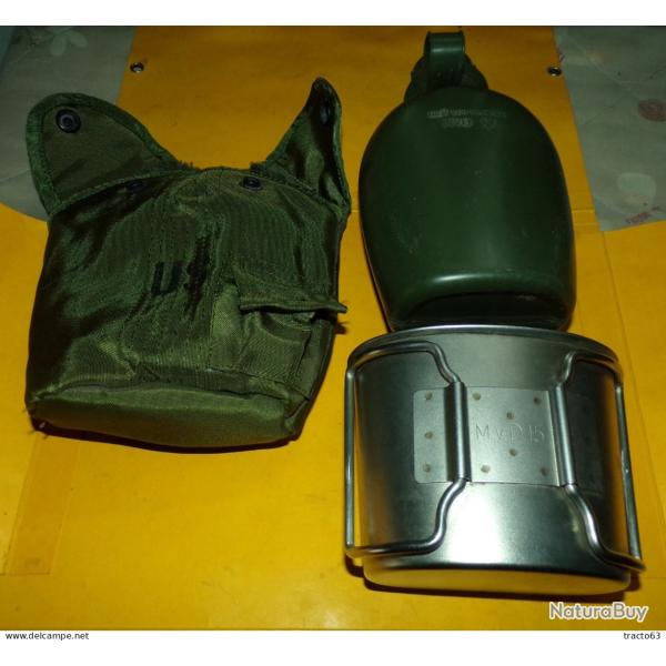 GOURDE MILITAIRE DES PAYS -BAS EN PLASTIQUE AVEC SON QUART EN ALUMINIUM� ET UNE HOUSSE DE TYPE U.S P