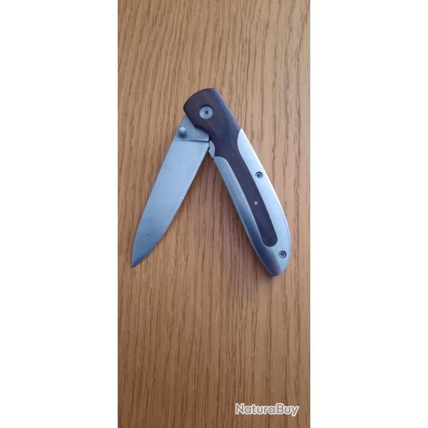 Couteau pliant manche marron et acier