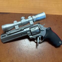 taurus raging bull avec sa lunette scout burris 2-6x36
