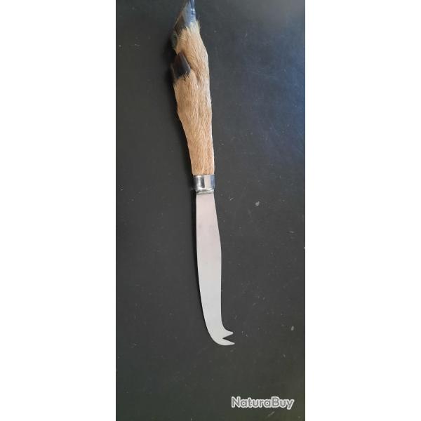 Couteau � fromage en pied de chevreuil