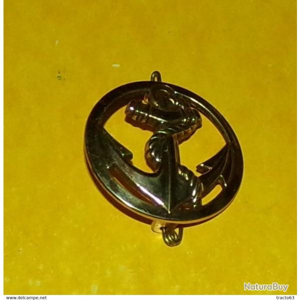INSIGNE DE BERET ,COLONIALE , TROUPES DE MARINE , COULEUR DORE , FABRICANT BERAUDY-VAURE 63600 AMBER