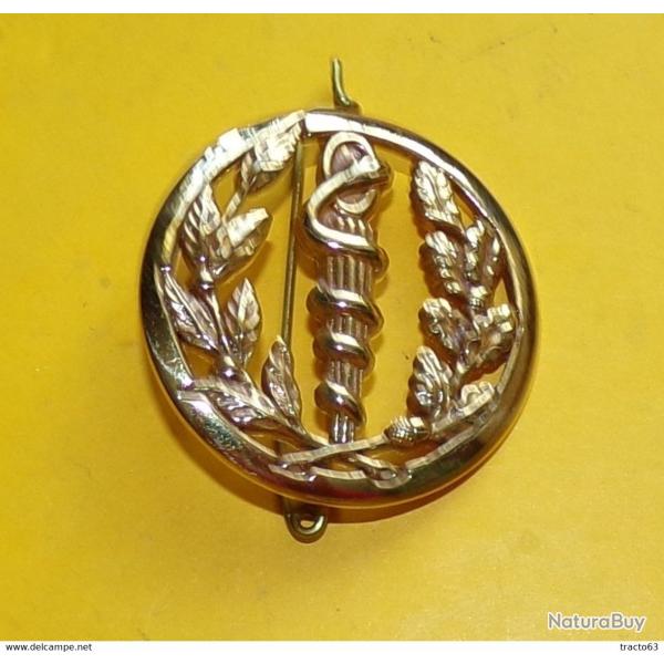 INSIGNE DE BERET DES SERVICES DE SANTE , COULEUR DORE , FABRICANT COINDEROUX PARIS,HOMOLOGATION SANS