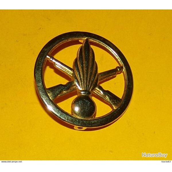 Insigne de b�ret, INFANTERIE, dos lisse embouti, 2anneaux, FABRICANT DRAGO ,HOMOLOGATION SANS,�ETAT