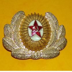 INSIGNE DE CHAPKA DE L'ARMEE RUSSE  ,   ETAT&nbsp; VOIR PHOTOS .POUR TOUT RENSEIGNEMENT M