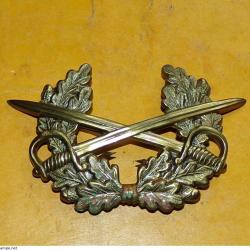 INSIGNE DE CAVALERIE DE LA BUNDESWEHR ,PRESENCE DES PATTES POUR FIXATION , BON ETAT VOIR PHOTO . POU