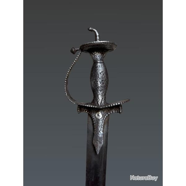 Sabre de type firangi � poign�e khanda  Inde, XVIIe si�cle