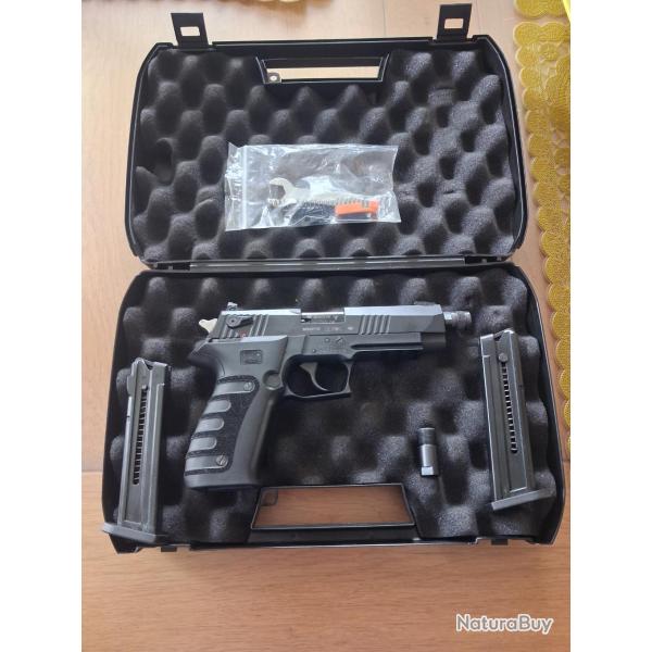 mauser M20 calibre 22 lr     2 chargeurs 10 coups +1 adaptateur mod�rateur en 1/2x28
