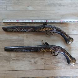 2 pistolets &agrave; silex orientaux
