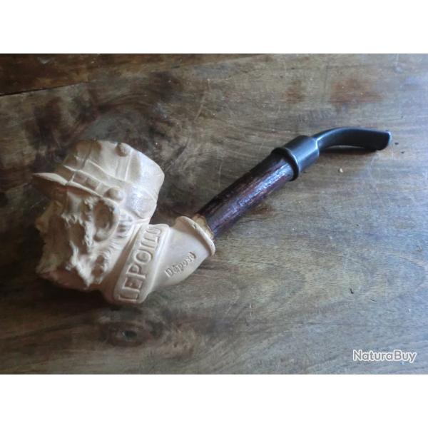 pipe a motif patriotique  baptis�  le poilu 1914 - 15  sign�  jacques . loisel