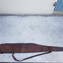 Fourreau cuir.