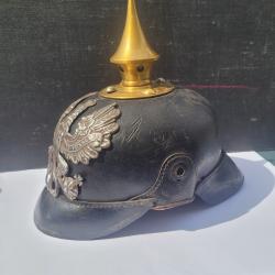 Casque &agrave; pointe, spikehelmet, pickelhaube pour pi&egrave;ces tr&egrave;s beau marquages .